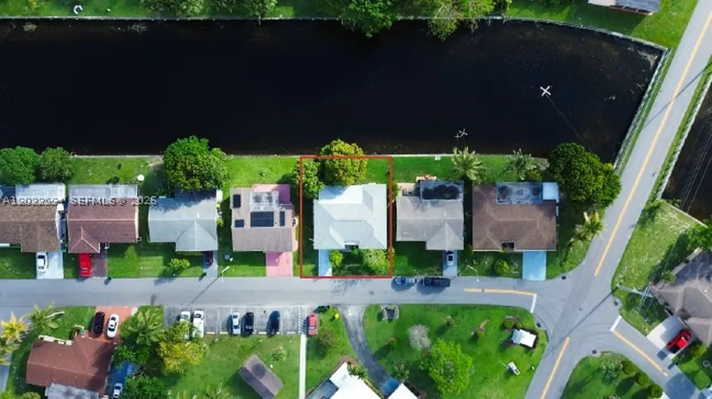 6013 NW 68th Tamarac FL 33321