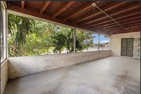 6013 NW 68th Tamarac FL 33321