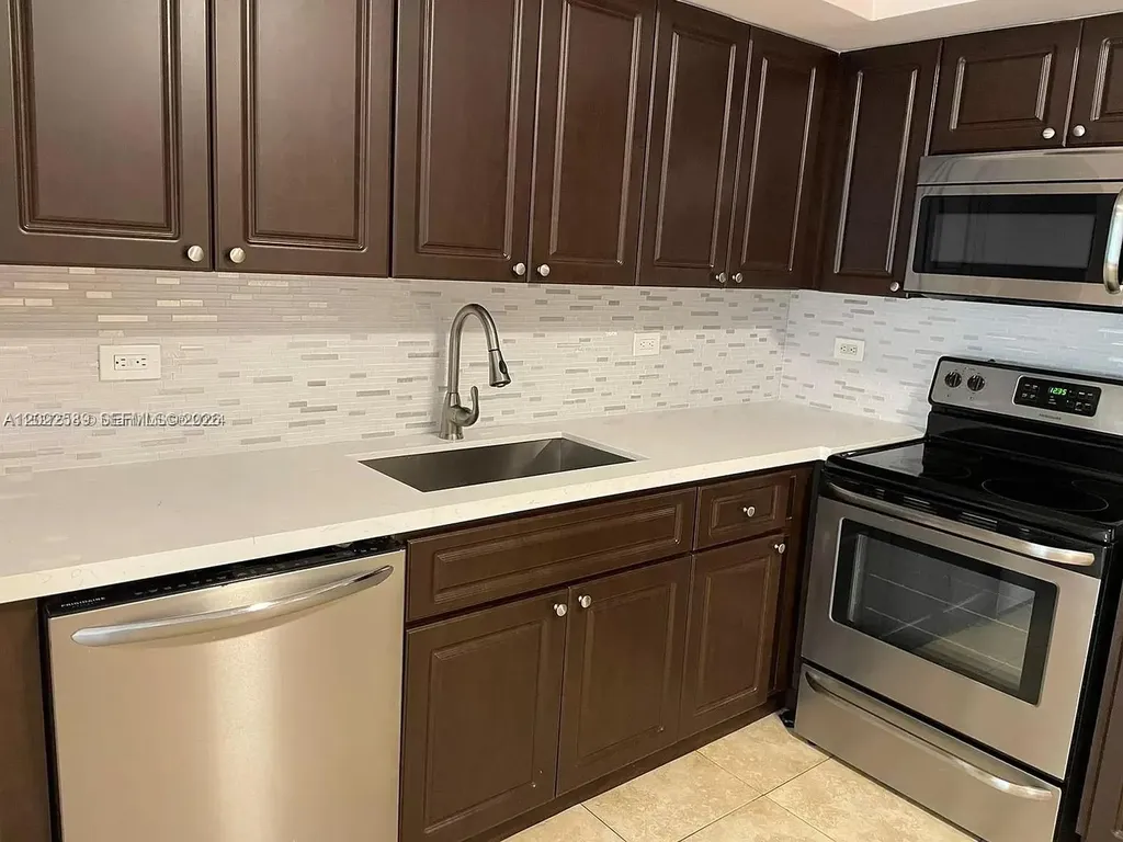 3690 N 56th Avenue Hollywood FL 33021