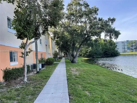 3690 N 56th Avenue Hollywood FL 33021
