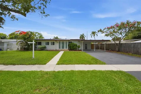 1141 SW 45th Terrace Plantation FL 33317