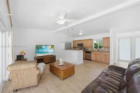 1141 SW 45th Terrace Plantation FL 33317