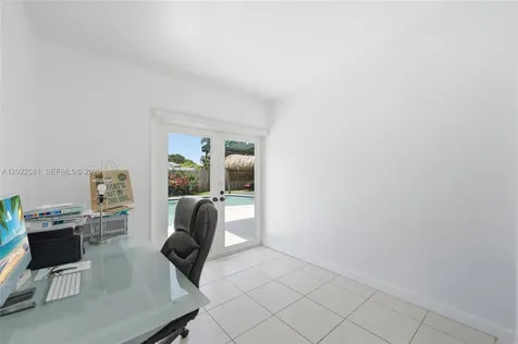 1141 SW 45th Terrace Plantation FL 33317