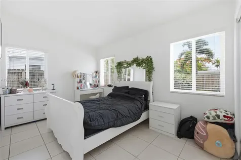 1141 SW 45th Terrace Plantation FL 33317