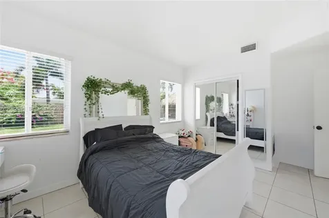 1141 SW 45th Terrace Plantation FL 33317