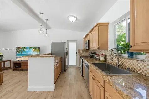 1141 SW 45th Terrace Plantation FL 33317