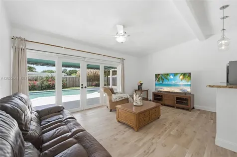 1141 SW 45th Terrace Plantation FL 33317