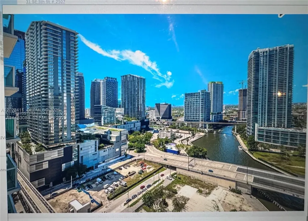 31 SE 5th Street Miami FL 33131