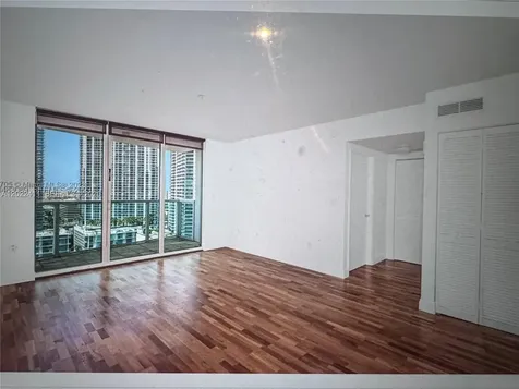 31 SE 5th Street Miami FL 33131