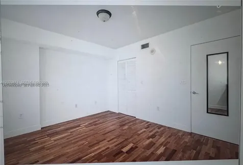 31 SE 5th Street Miami FL 33131
