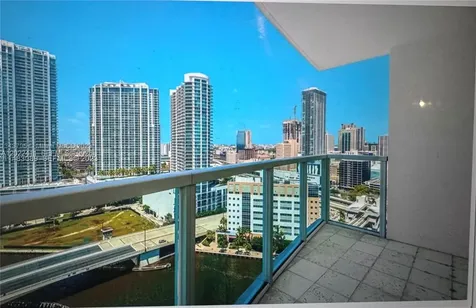 31 SE 5th Street Miami FL 33131