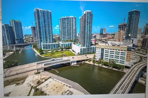 31 SE 5th Street Miami FL 33131