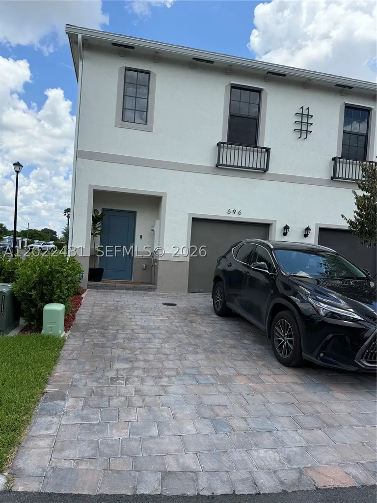 696 NW 6th Street Florida City FL 33034