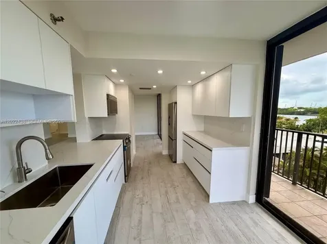 801 N Venetian Drive Miami FL 33139