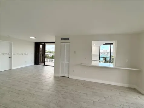 801 N Venetian Drive Miami FL 33139