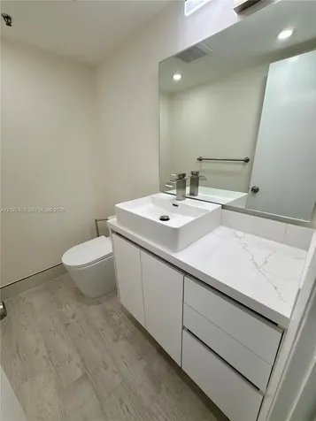 801 N Venetian Drive Miami FL 33139