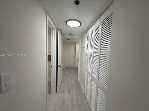 801 N Venetian Drive Miami FL 33139