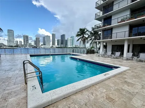 801 N Venetian Drive Miami FL 33139