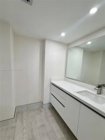 801 N Venetian Drive Miami FL 33139