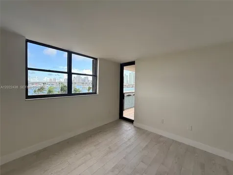 801 N Venetian Drive Miami FL 33139