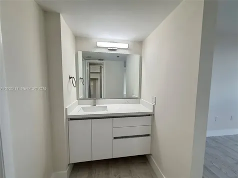 801 N Venetian Drive Miami FL 33139