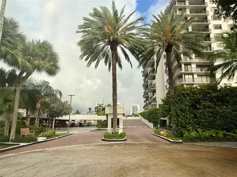 801 N Venetian Drive Miami FL 33139