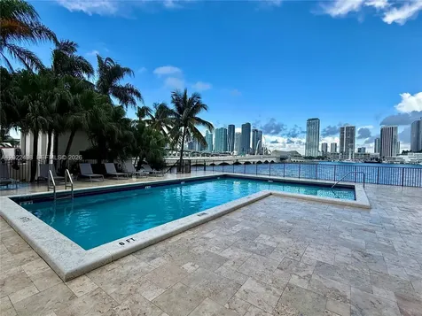801 N Venetian Drive Miami FL 33139