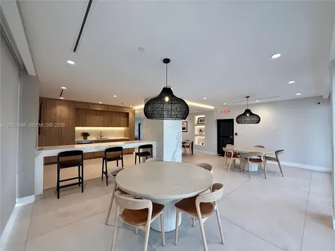 801 N Venetian Drive Miami FL 33139