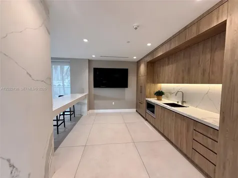 801 N Venetian Drive Miami FL 33139