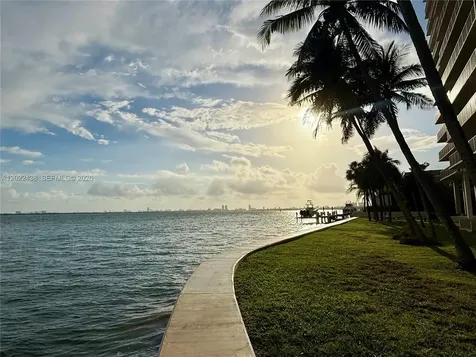 801 N Venetian Drive Miami FL 33139