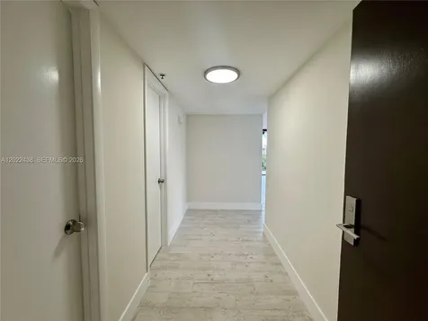 801 N Venetian Drive Miami FL 33139