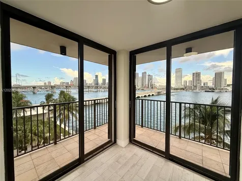 801 N Venetian Drive Miami FL 33139