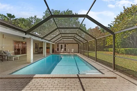 6845 SW 129th Terrace Pinecrest FL 33156