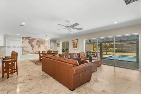 6845 SW 129th Terrace Pinecrest FL 33156