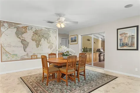 6845 SW 129th Terrace Pinecrest FL 33156