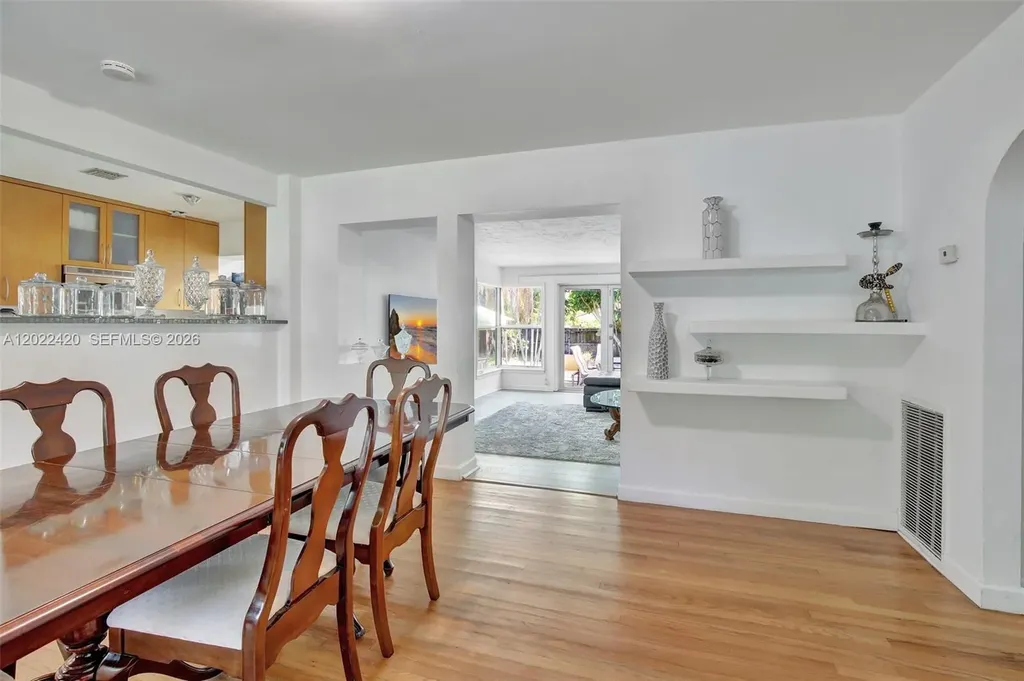 1523 Dewey Street Hollywood FL 33020