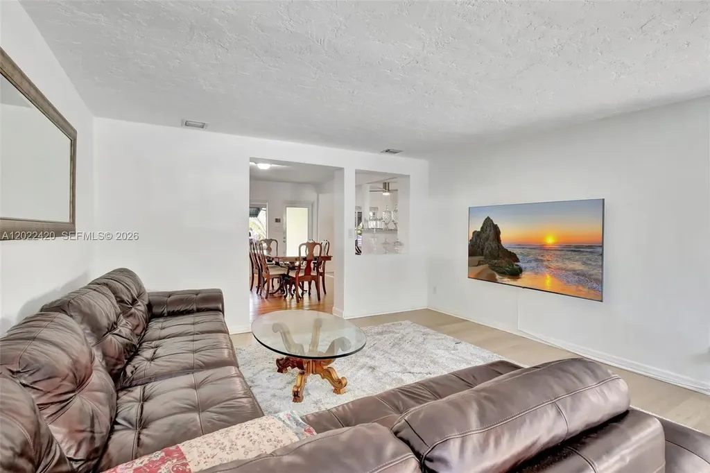 1523 Dewey Street Hollywood FL 33020