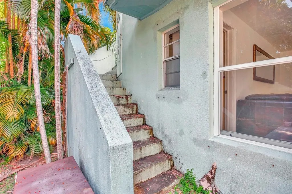 1523 Dewey Street Hollywood FL 33020