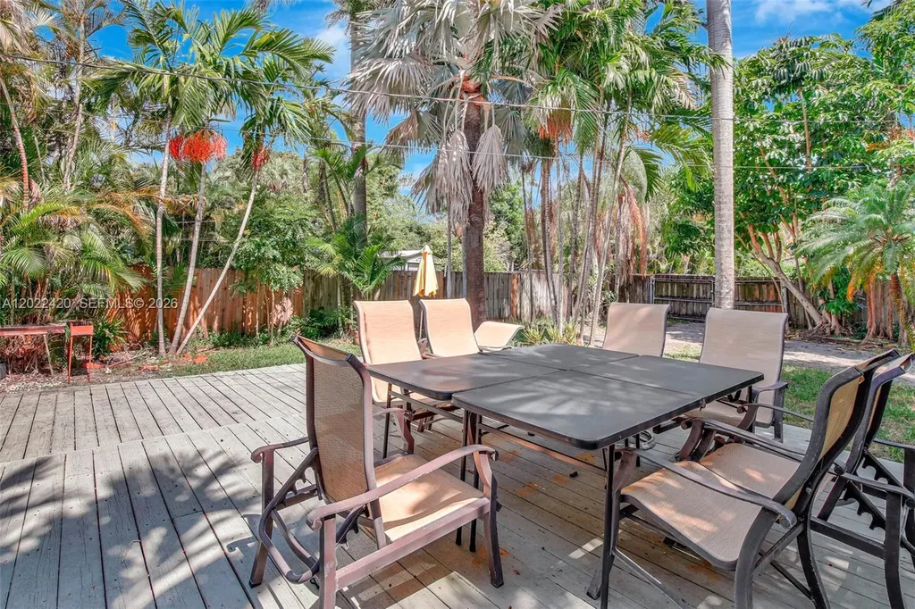 1523 Dewey Street Hollywood FL 33020