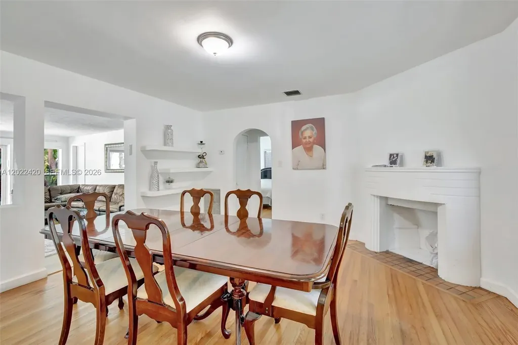 1523 Dewey Street Hollywood FL 33020