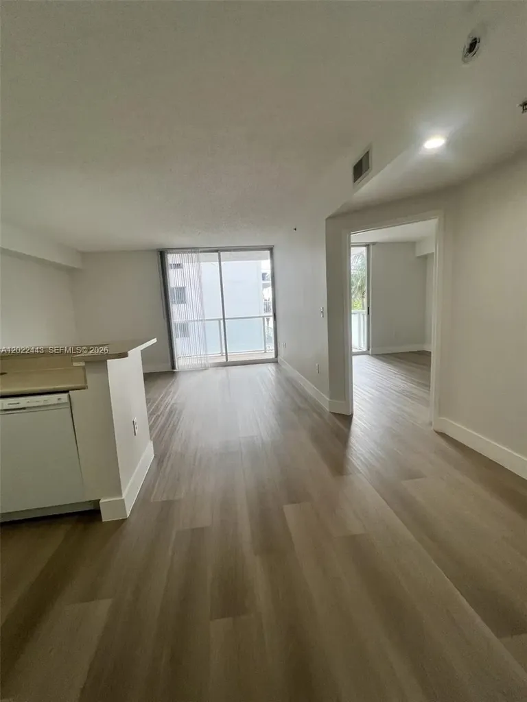 5085 NW 7th Street Miami FL 33126