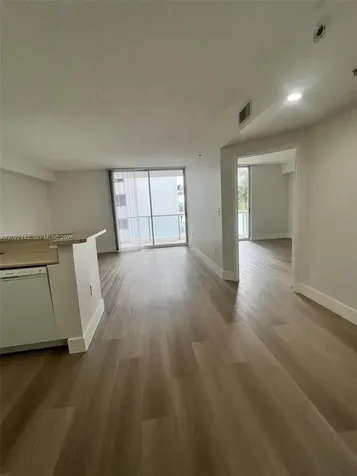5085 NW 7th Street Miami FL 33126