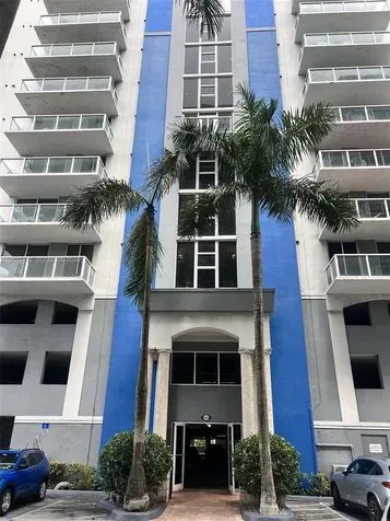 5085 NW 7th Street Miami FL 33126