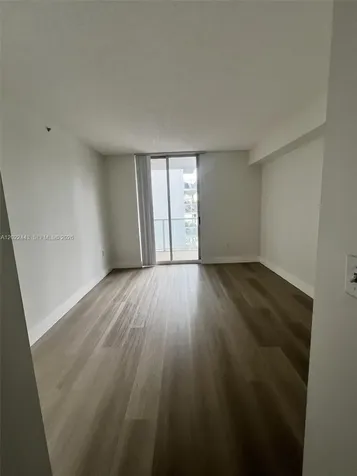 5085 NW 7th Street Miami FL 33126