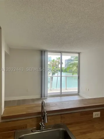 5085 NW 7th Street Miami FL 33126