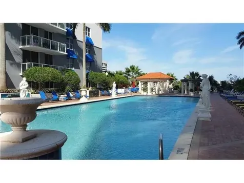 5085 NW 7th Street Miami FL 33126