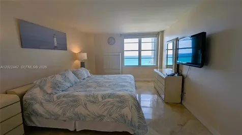 5161 Collins Avenue Miami Beach FL 33140
