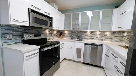 5161 Collins Avenue Miami Beach FL 33140