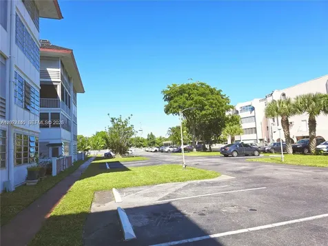 4140 NW 44th Avenue Lauderdale Lakes FL 33319