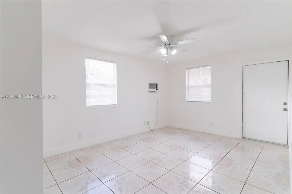 5820 Grant Street Hollywood FL 33021